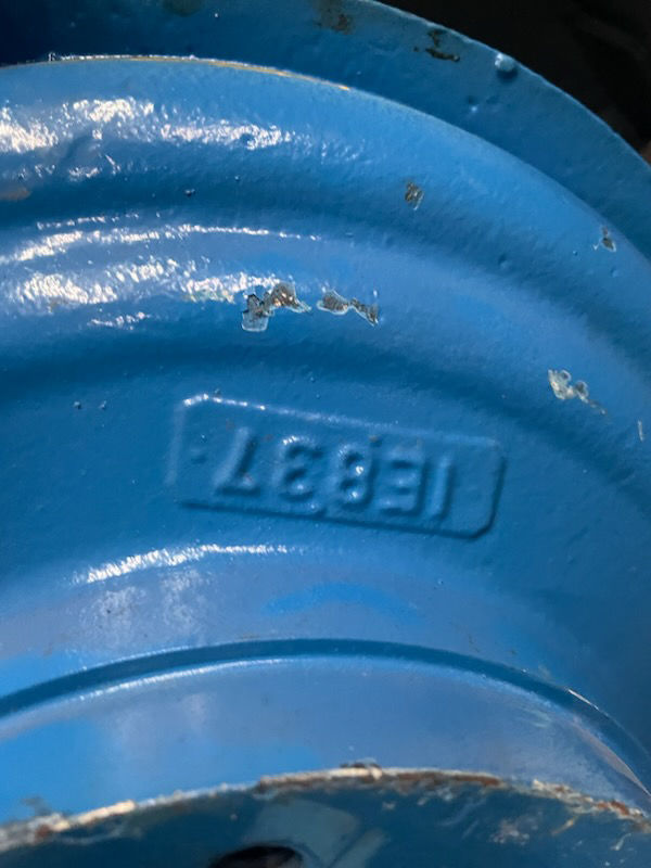 2586